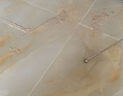 临夏瓷砖空鼓维修公司分享粘合剂选择不当在瓷砖铺贴过程中可能导致以下问题