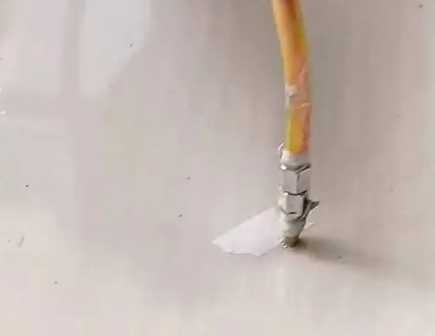 临夏瓷砖空鼓维修公司专业解答在瓷砖铺贴过程中，如果使用的砂料过粗（如全部使用了粗砂），可能会导致以下问题